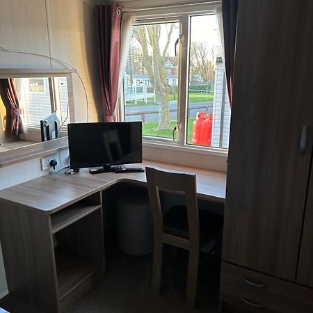 3 Bedroomed Caravan With Amazing Sea Views! Scarborough Exterior foto